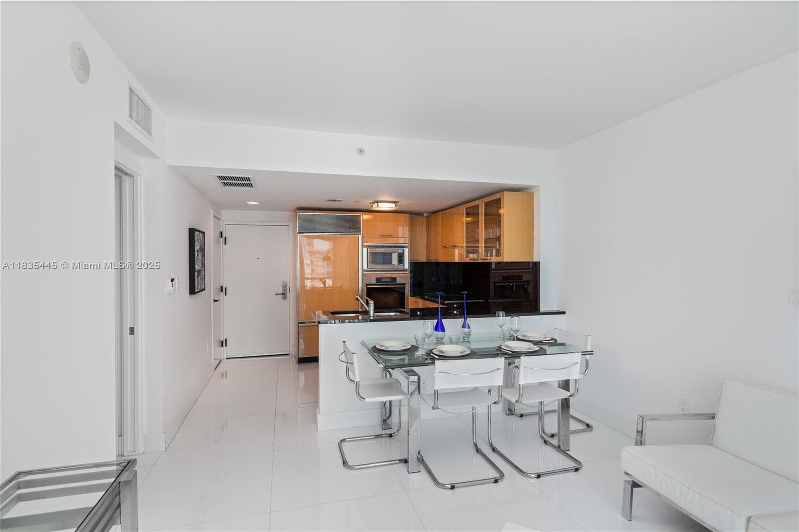 A11835445 — Miami Beach — 4