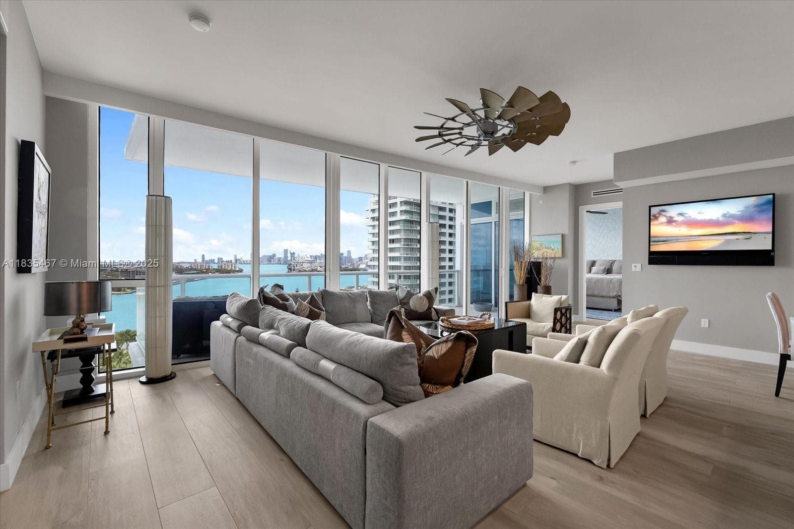 A11835467 — Miami Beach — 2