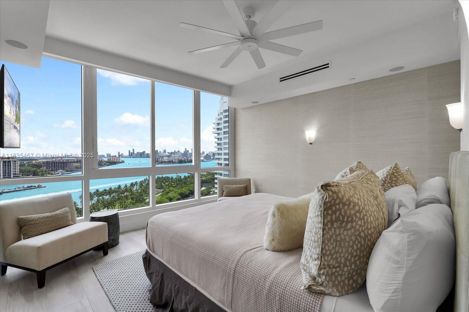 A11835467 — Miami Beach — 13