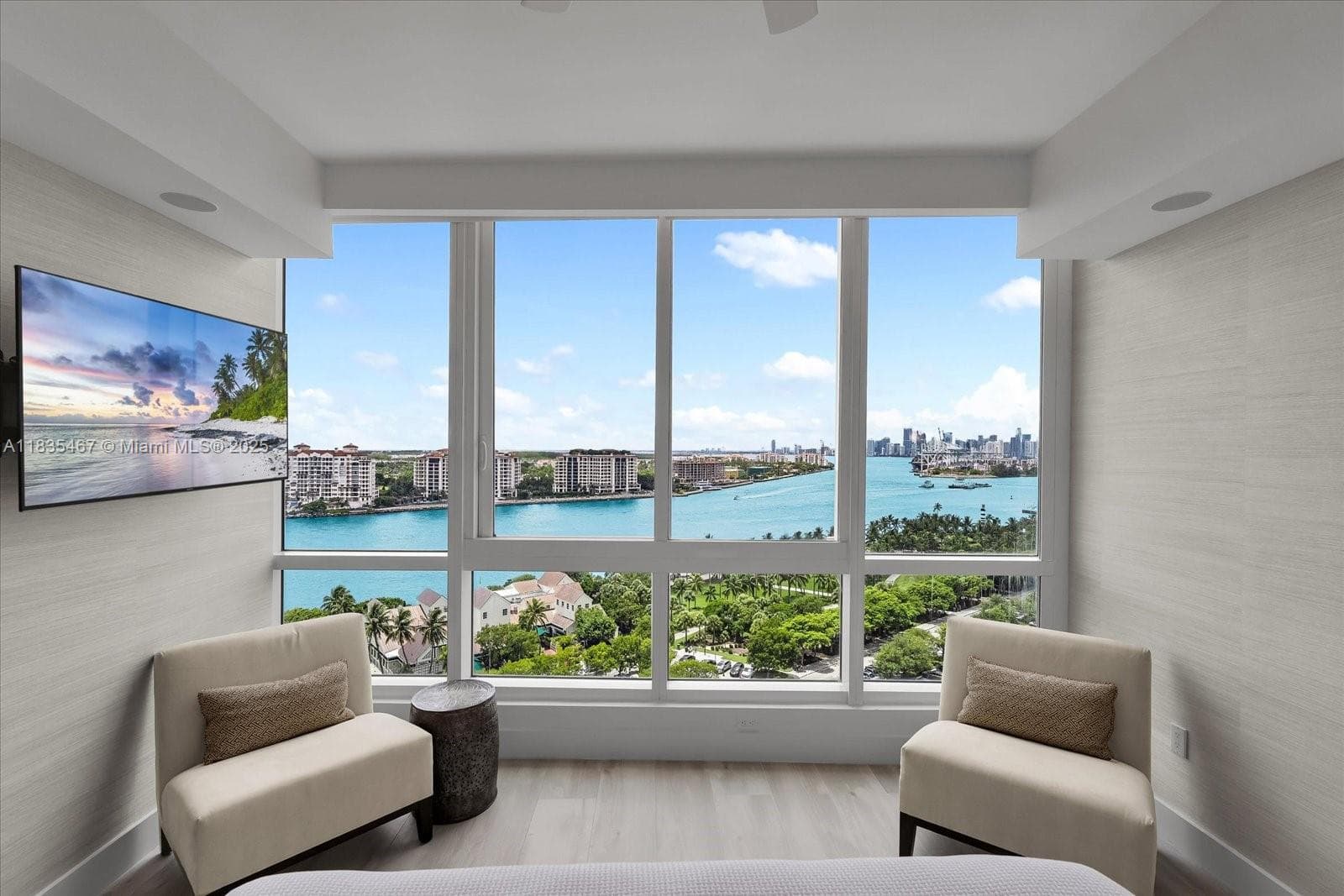 A11835467 — Miami Beach — 12