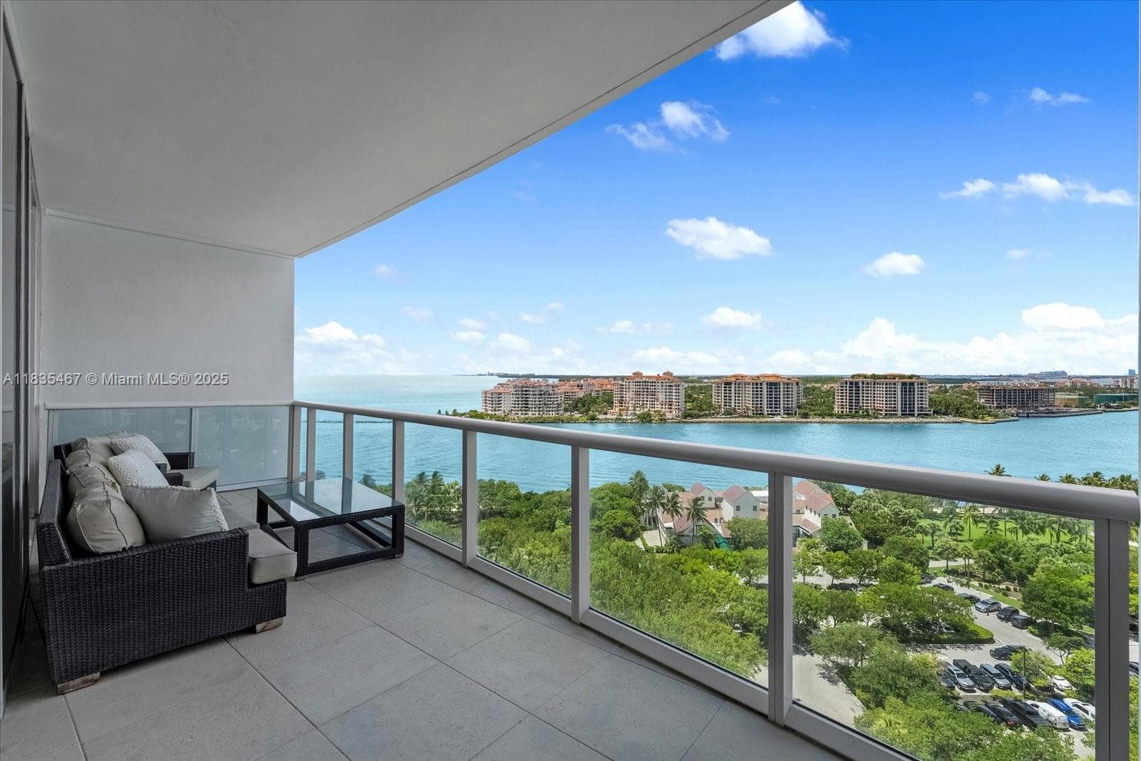 A11835467 — Miami Beach — 36