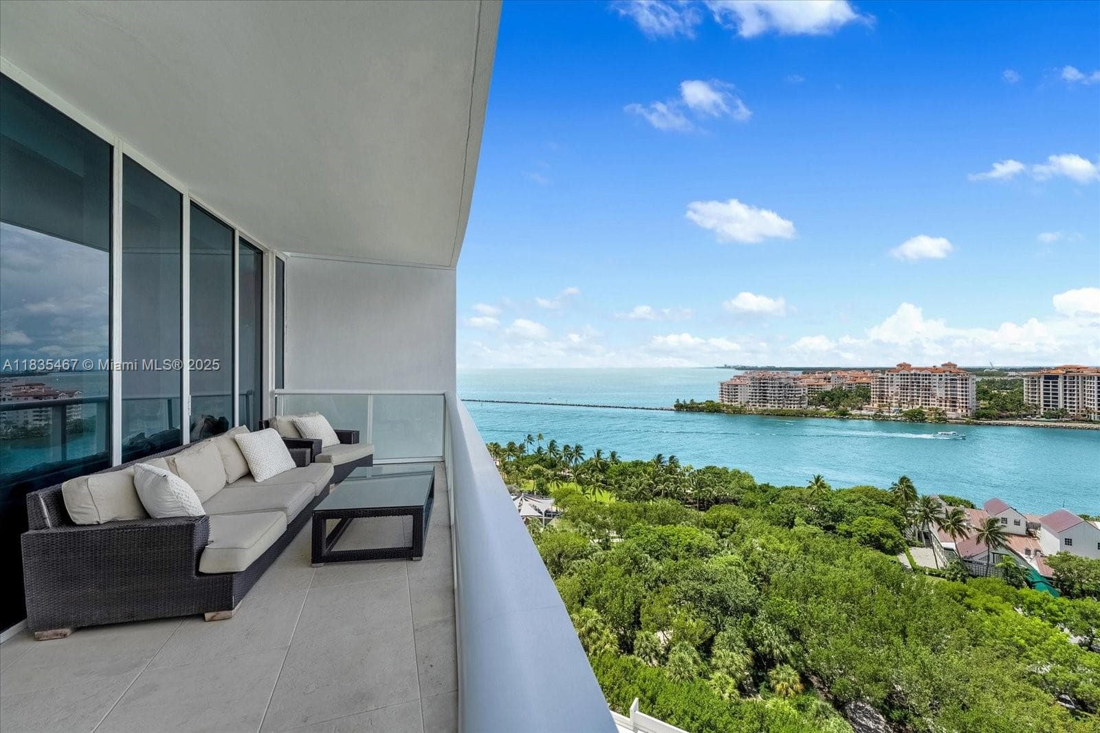 A11835467 — Miami Beach — 38