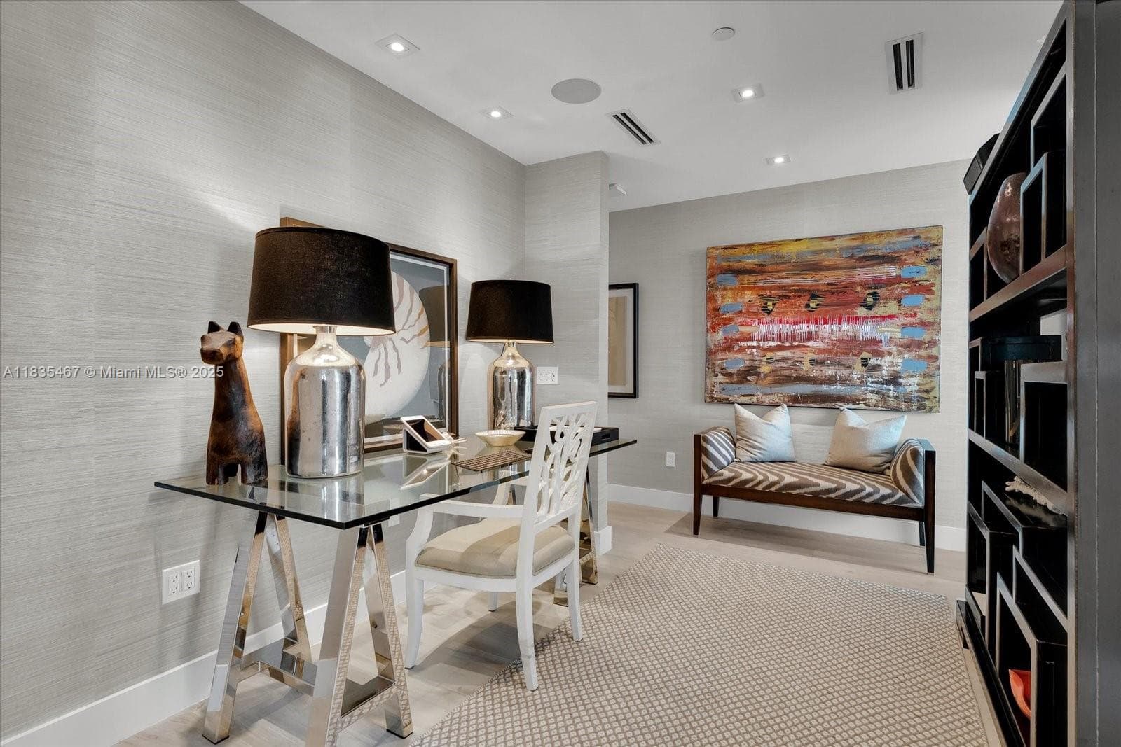 A11835467 — Miami Beach — 18
