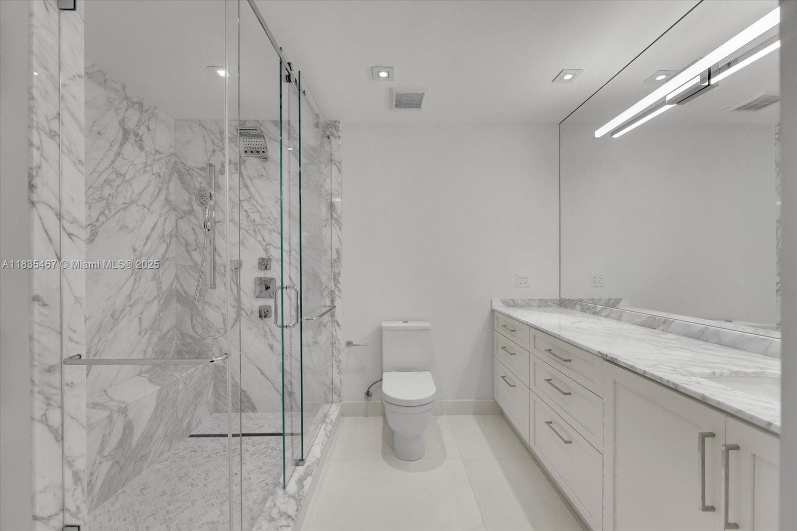 A11835467 — Miami Beach — 19