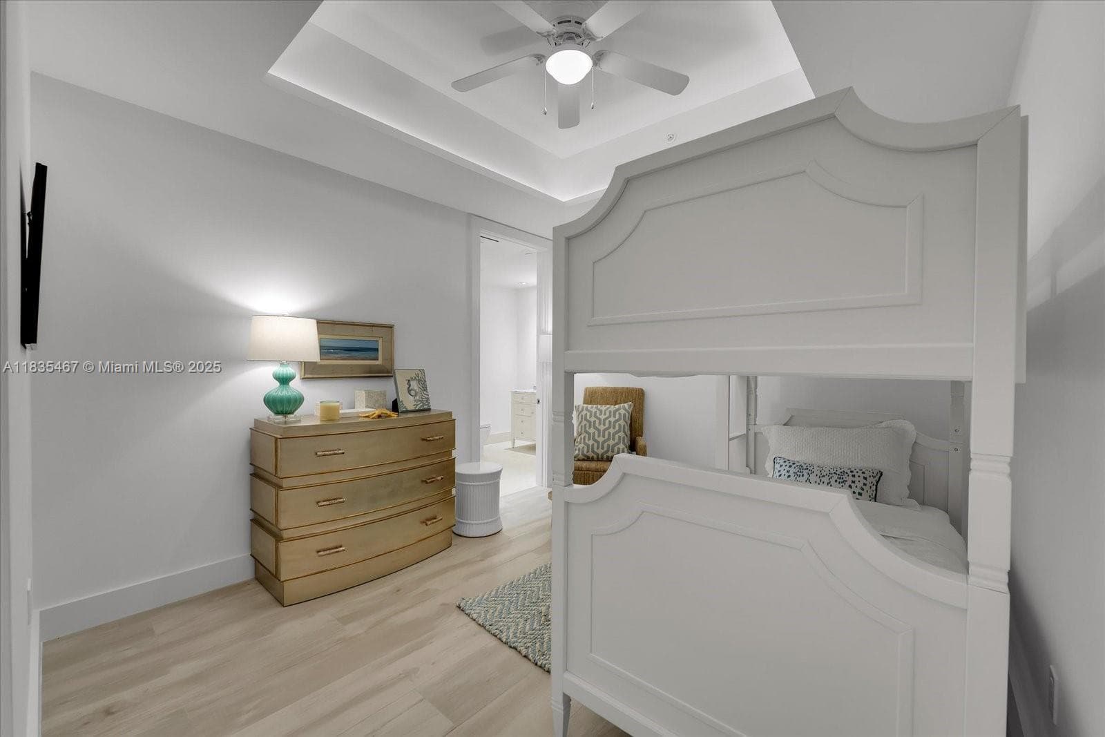 A11835467 — Miami Beach — 29