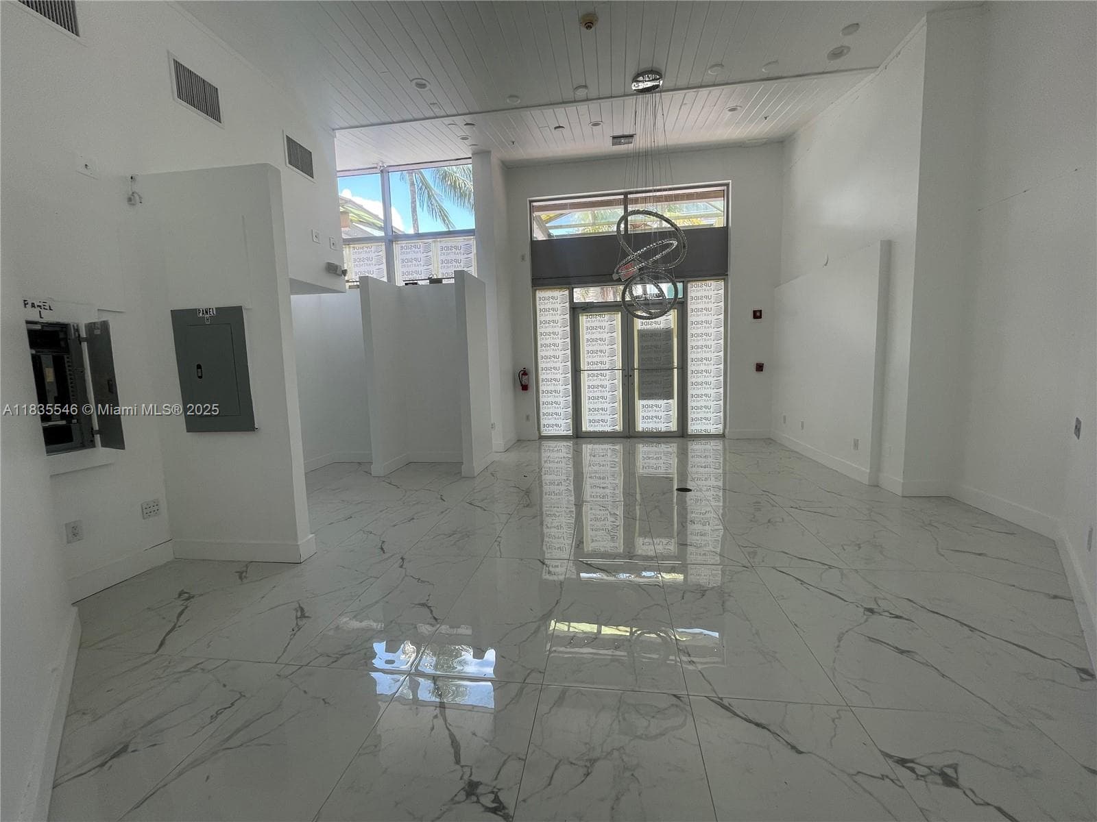 A11835546 — Miami Beach — 2