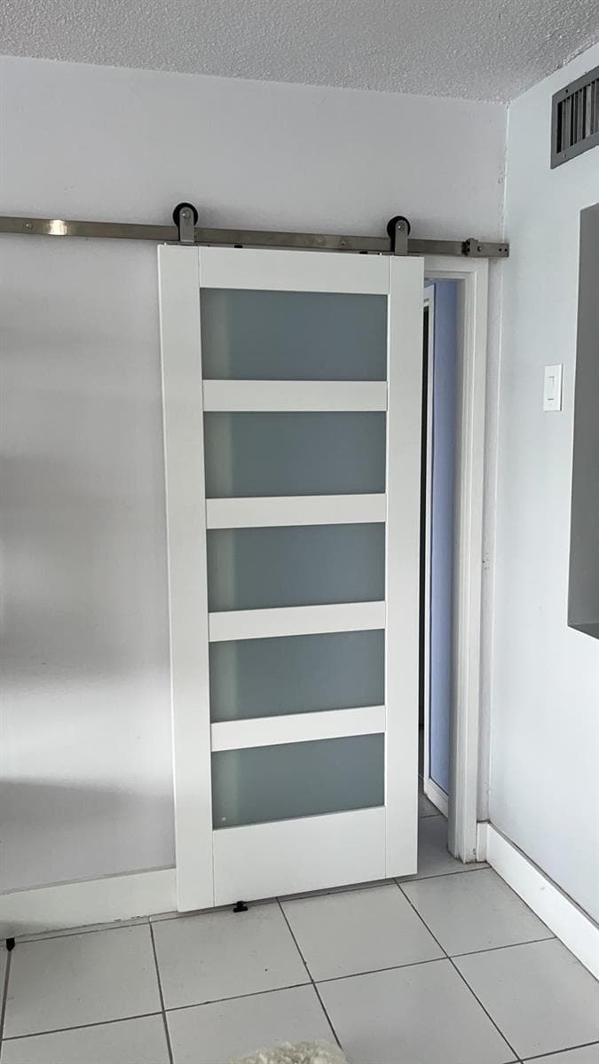 R11105499 — Miami Beach — 7