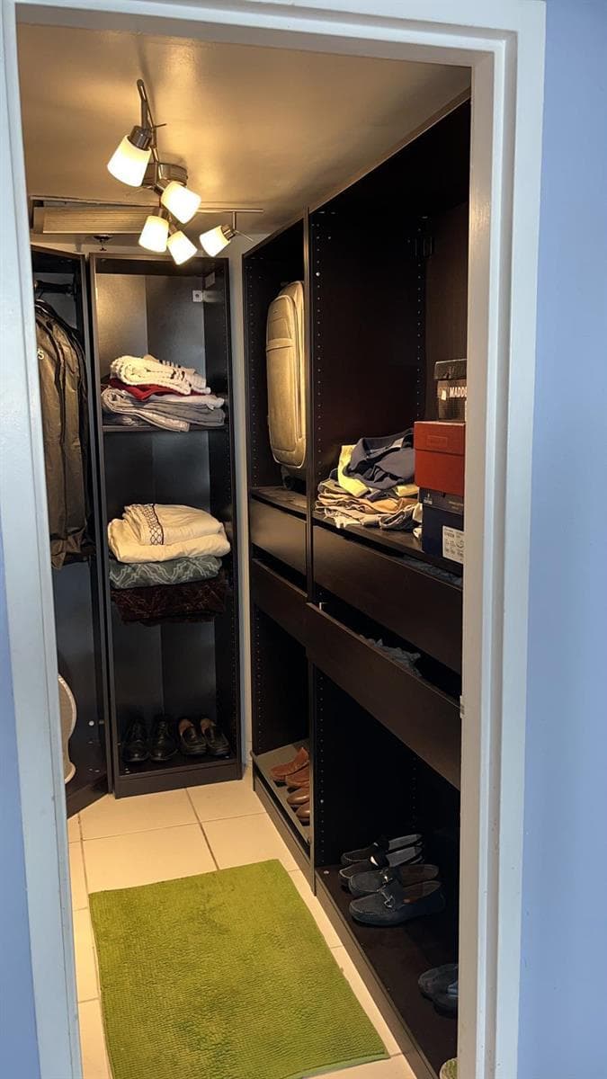 R11105499 — Miami Beach — 9