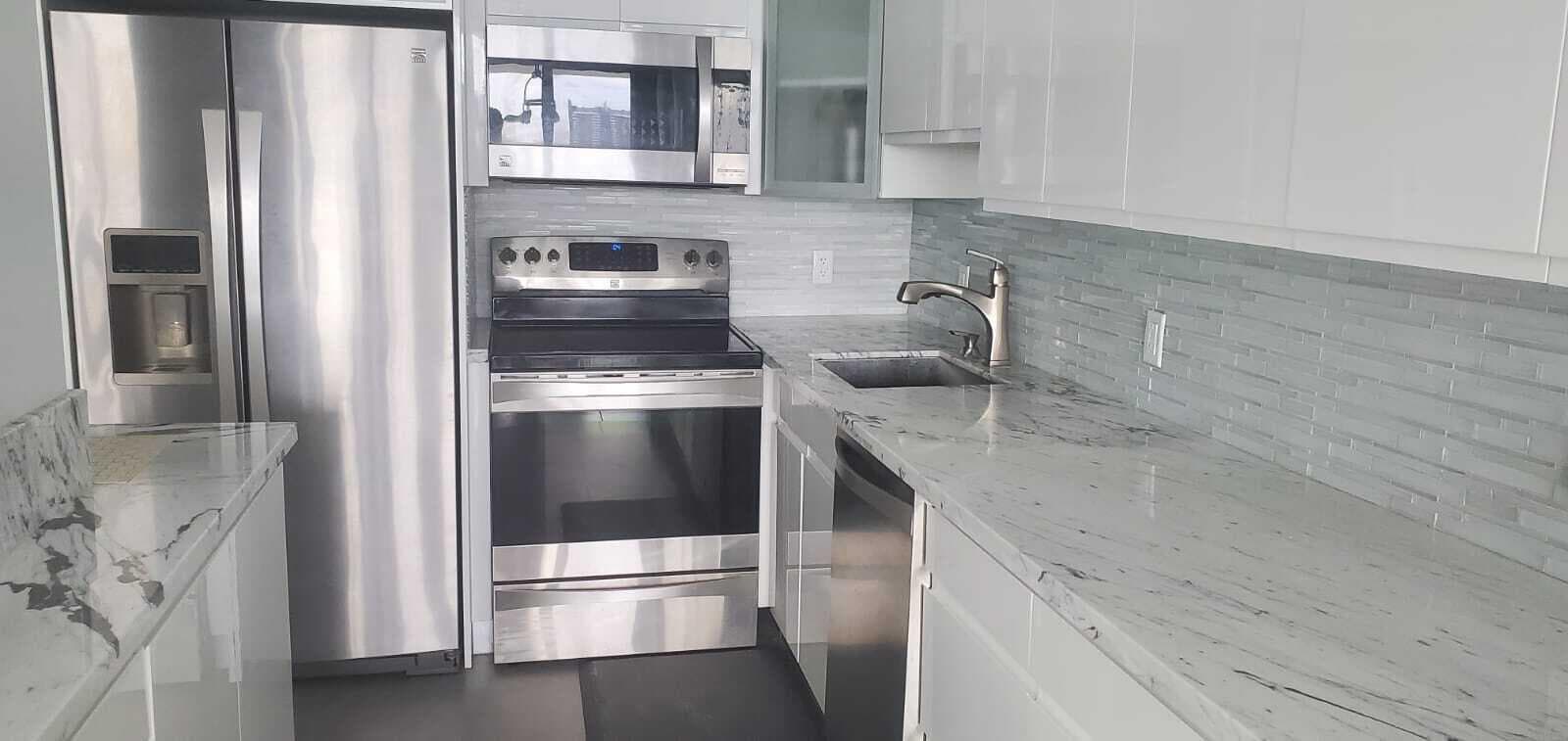 R11105499 — Miami Beach — 10