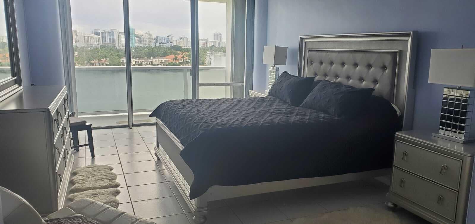R11105499 — Miami Beach — 8