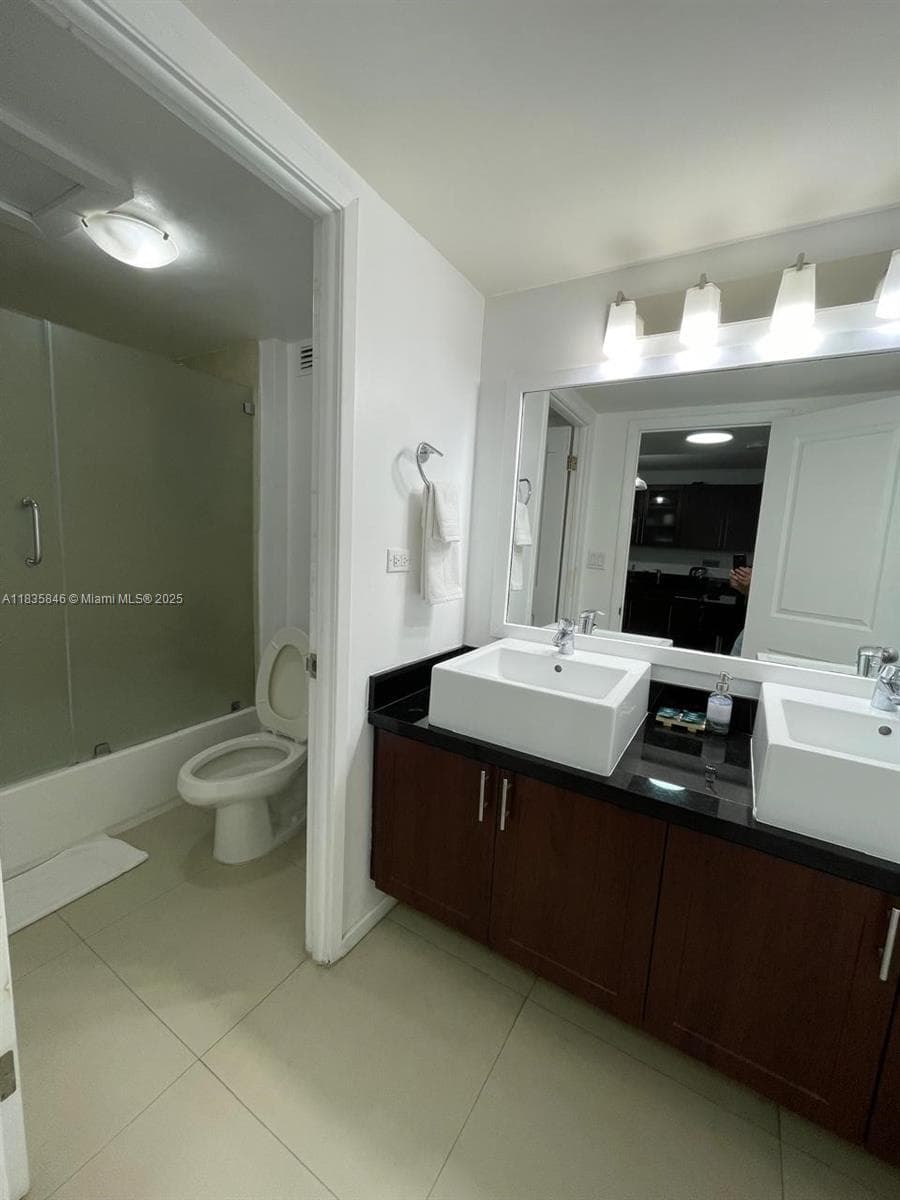 A11835846 — Miami Beach — 3