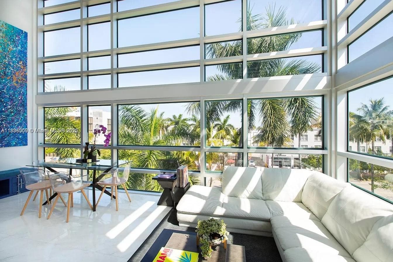 A11836009 — Miami Beach — 2