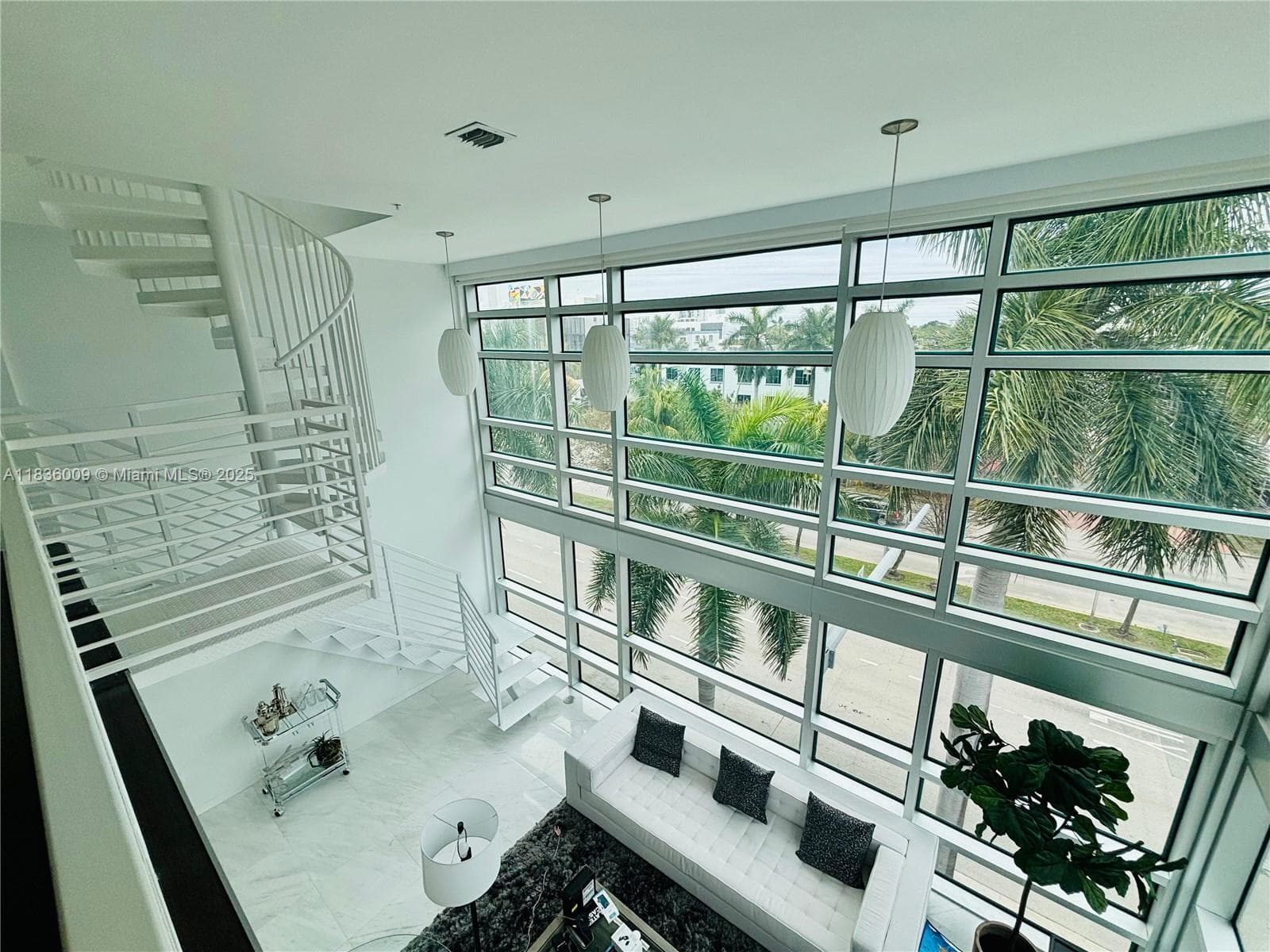 A11836009 — Miami Beach — 6