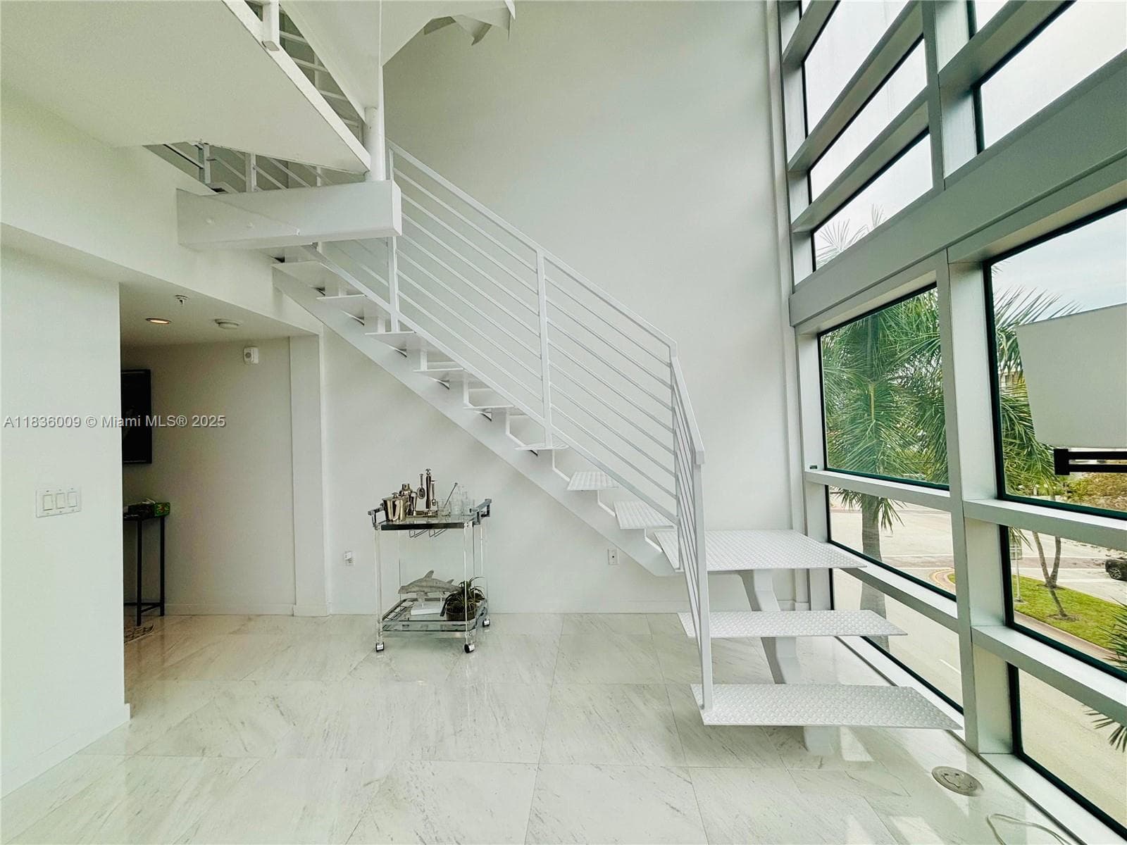 A11836009 — Miami Beach — 7