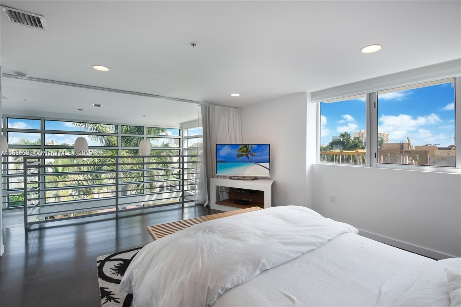 A11836009 — Miami Beach — 9