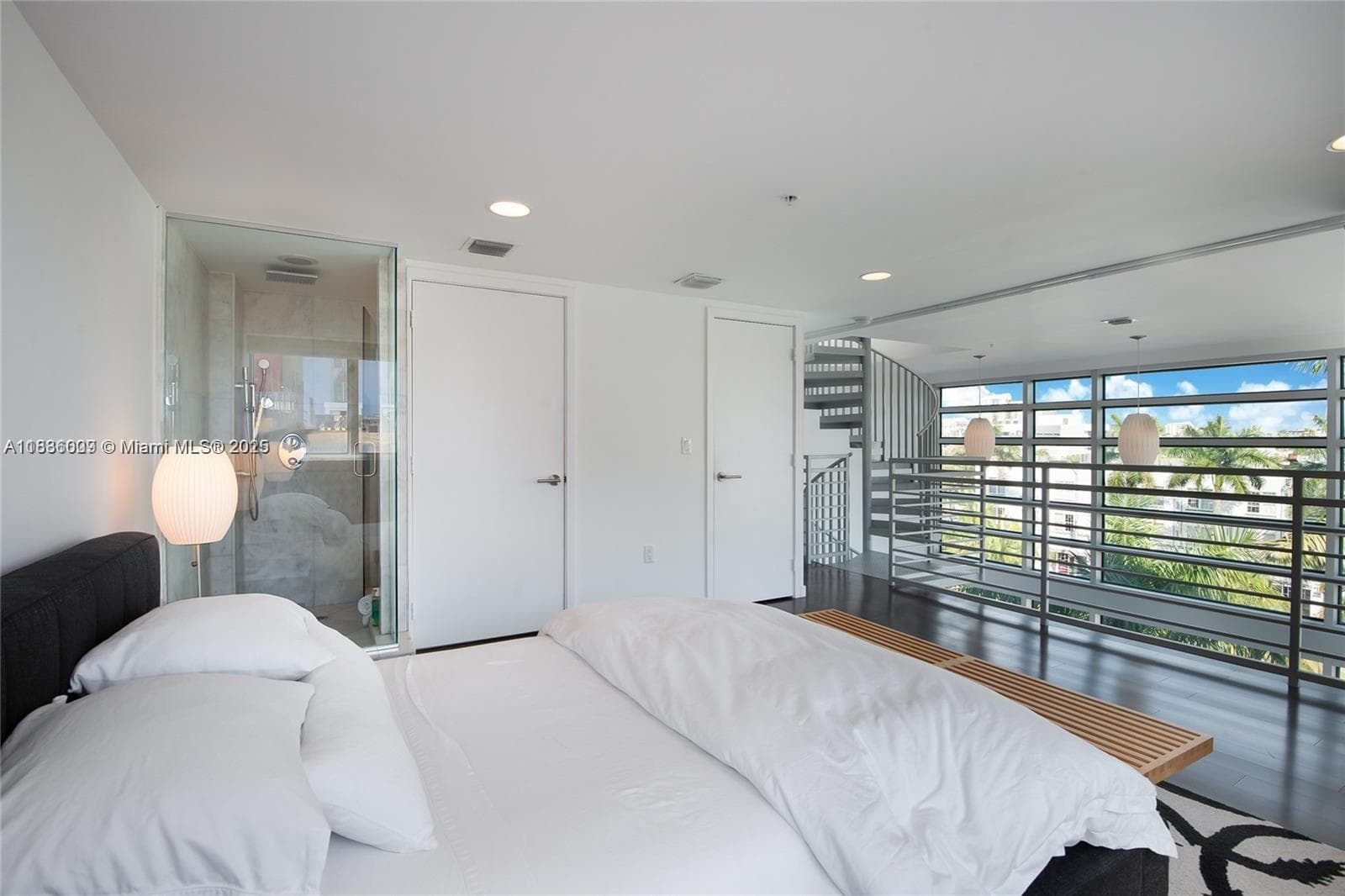A11836009 — Miami Beach — 10