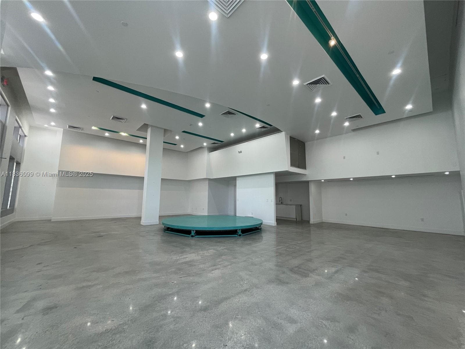 A11836099 — Miami Beach — 2
