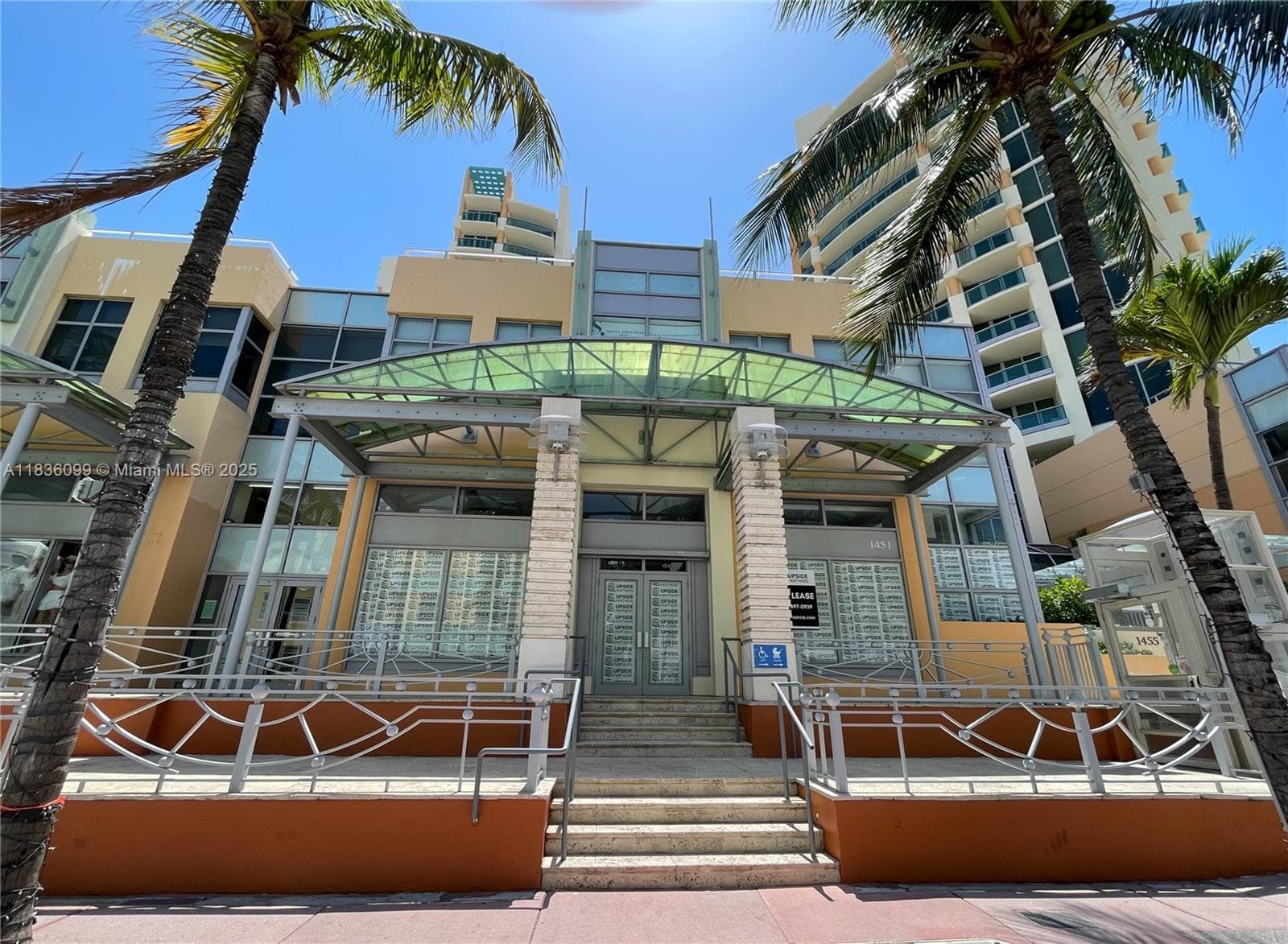 A11836099 — Miami Beach
