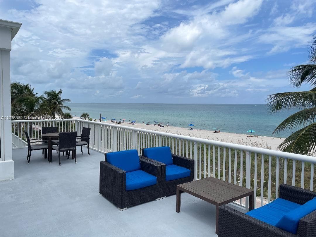 A11838362 — Miami Beach — 6