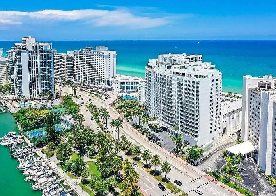 A11838362 — Miami Beach — 3