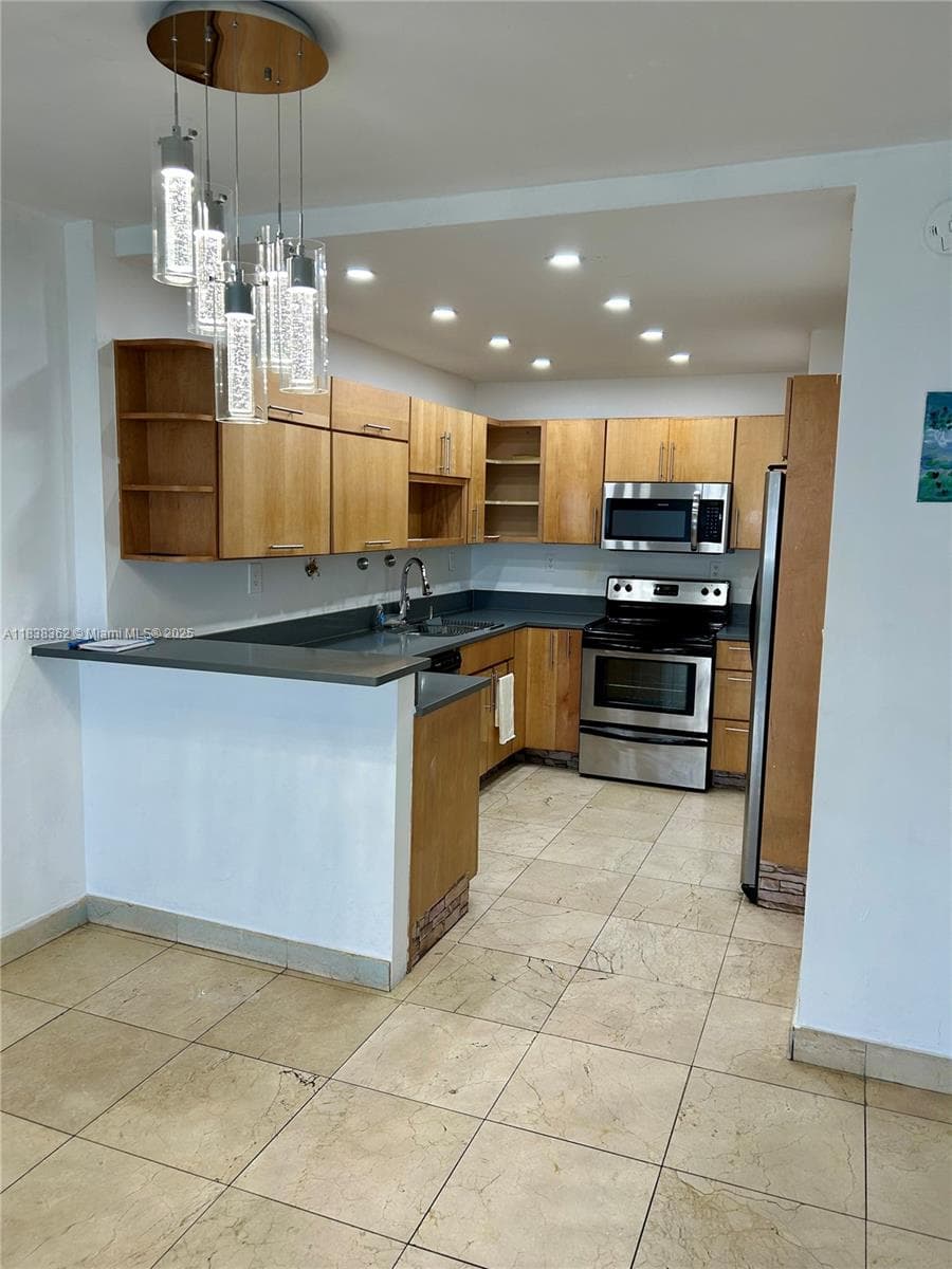 A11838362 — Miami Beach — 32