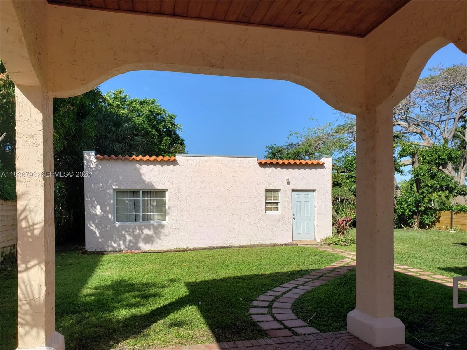 A11838793 — Miami Beach — 12