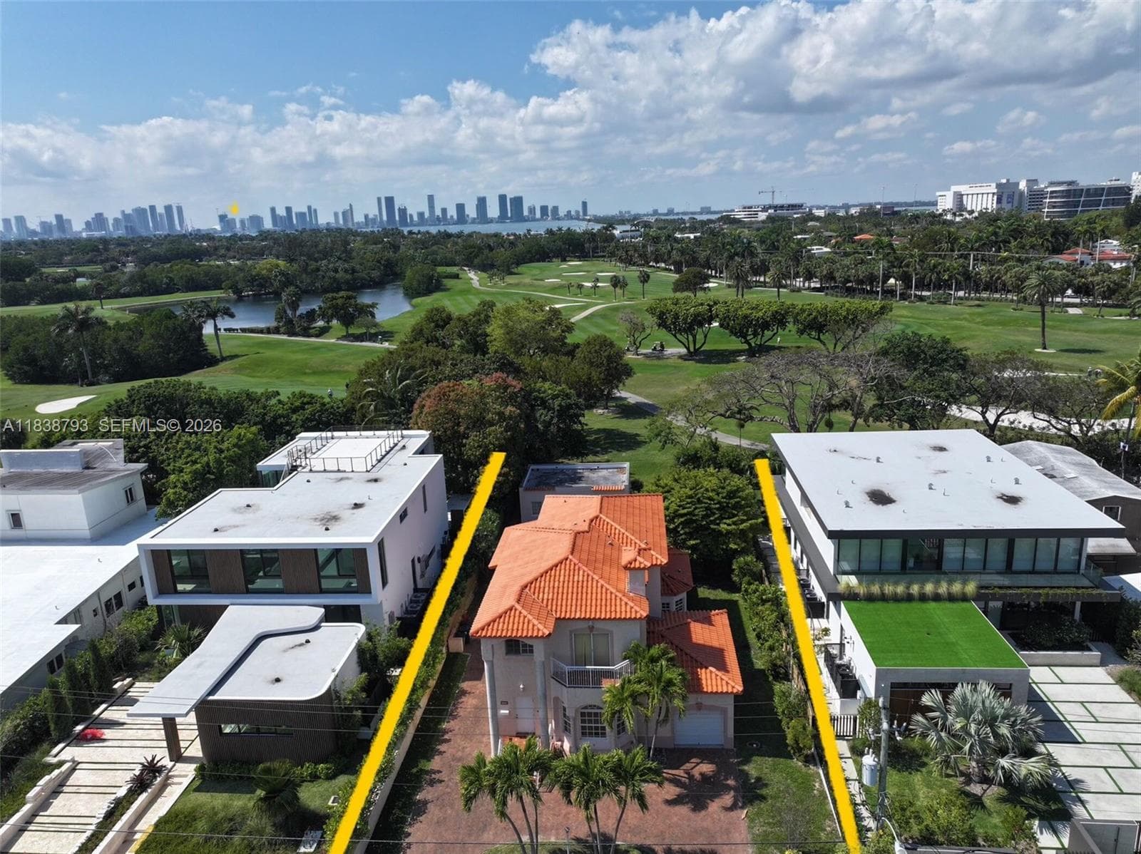 A11838793 — Miami Beach — 38