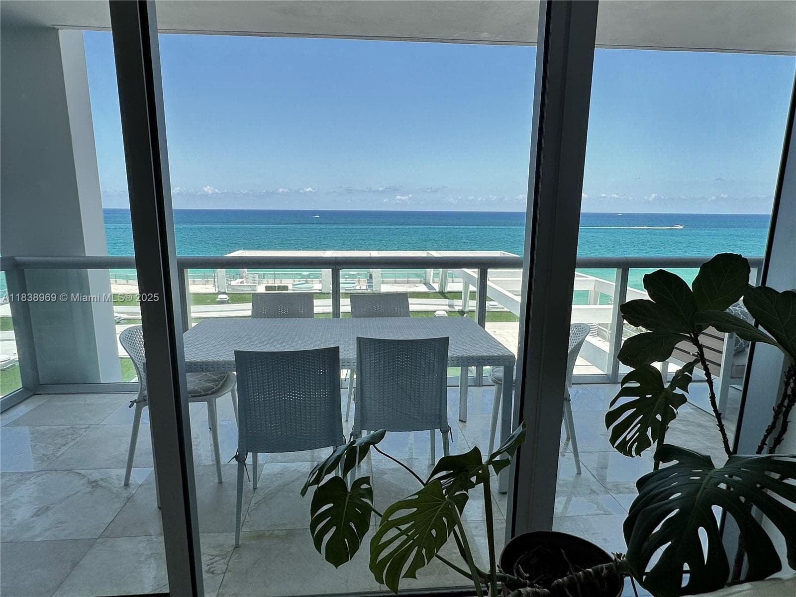 A11838969 — Miami Beach — 3
