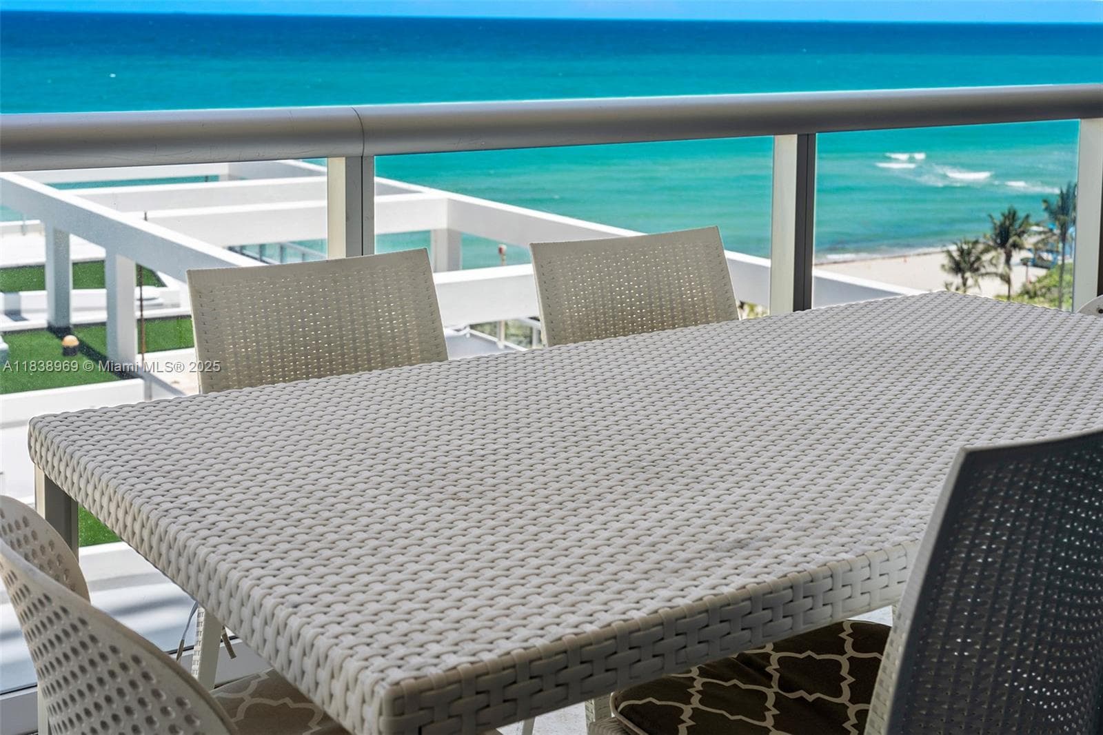 A11838969 — Miami Beach — 5