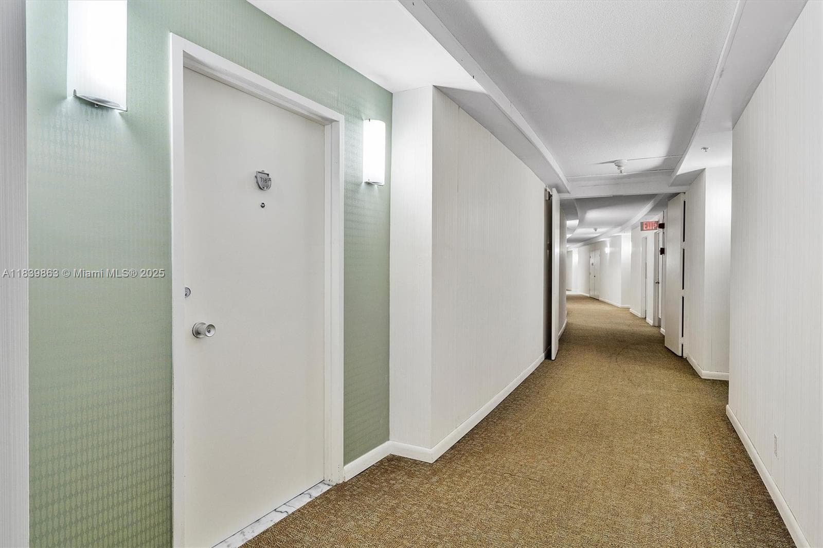 A11839863 — Miami Beach — 52