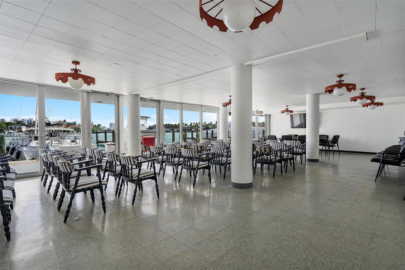 A11839863 — Miami Beach — 41
