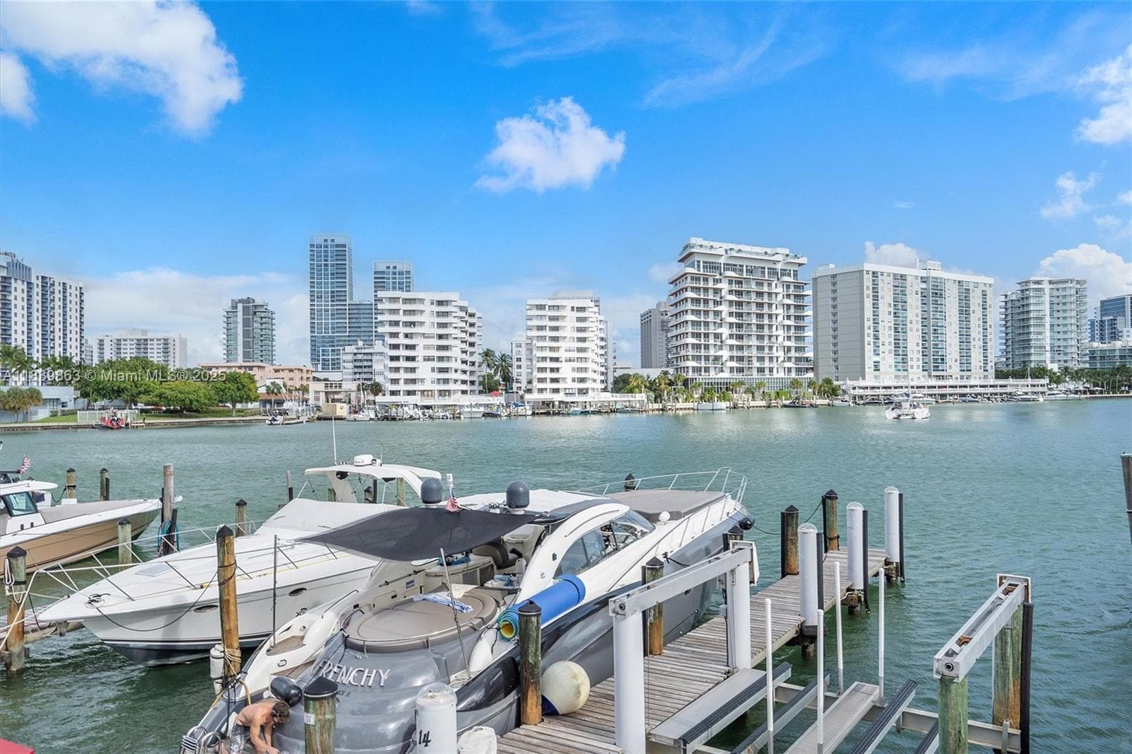 A11839863 — Miami Beach — 37