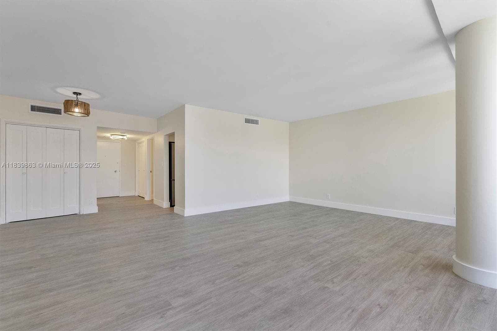 A11839863 — Miami Beach — 8