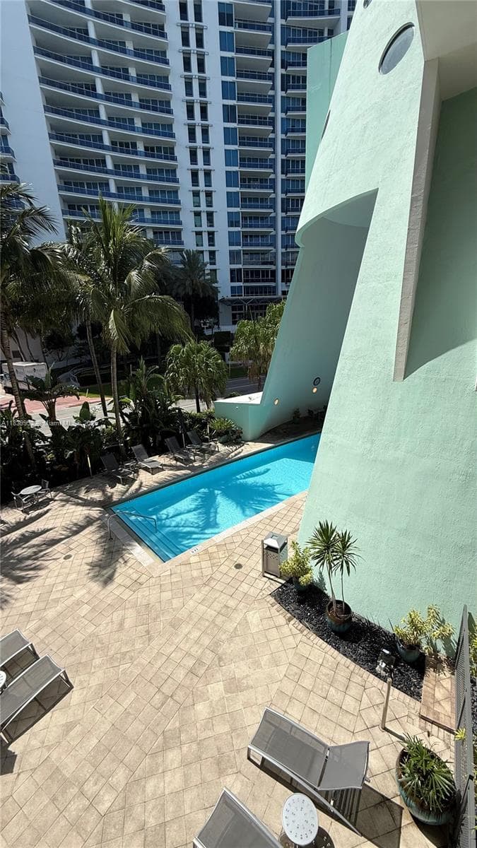 A11839952 — Miami Beach — 23