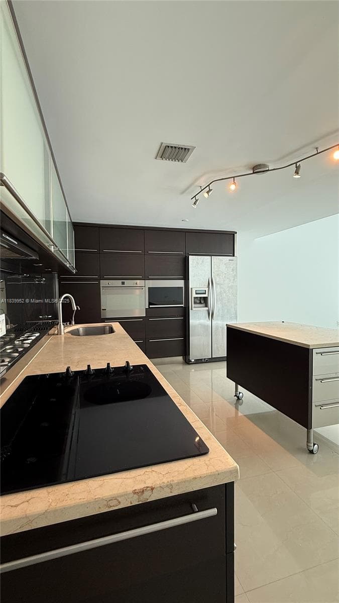 A11839952 — Miami Beach — 9