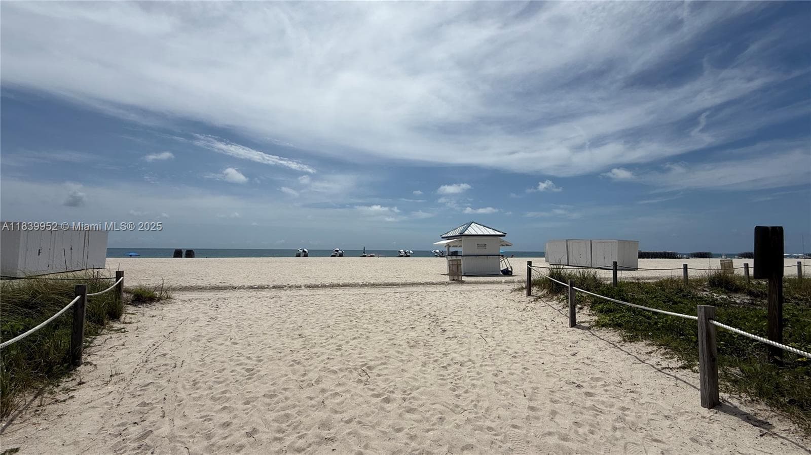 A11839952 — Miami Beach — 35