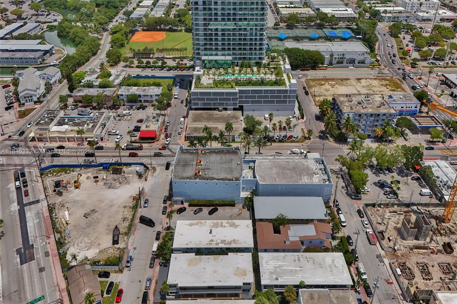 A11840332 — Miami Beach — 13