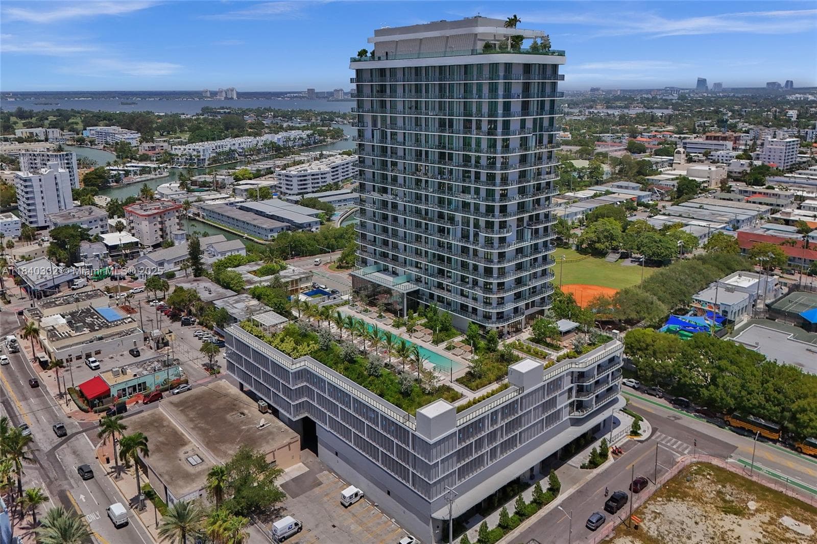 A11840332 — Miami Beach — 12