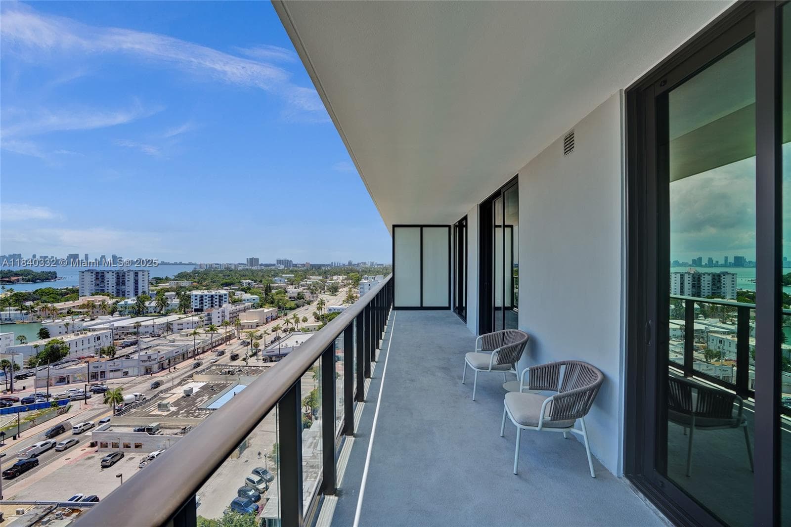 A11840332 — Miami Beach — 22