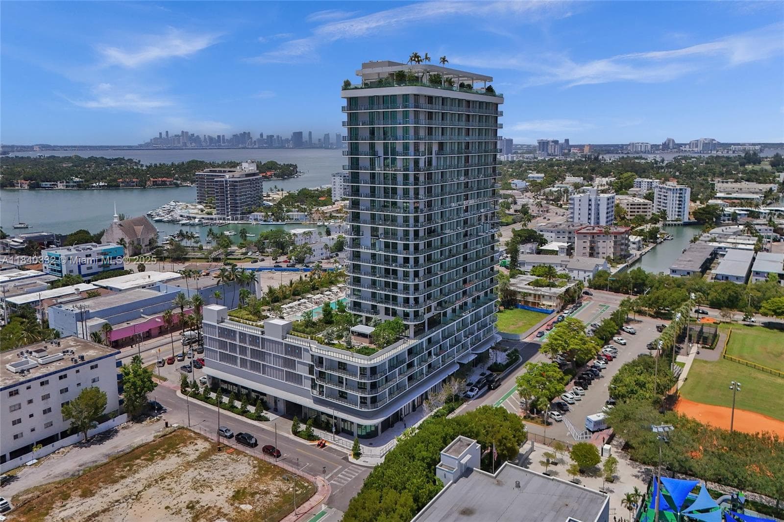 A11840332 — Miami Beach — 3