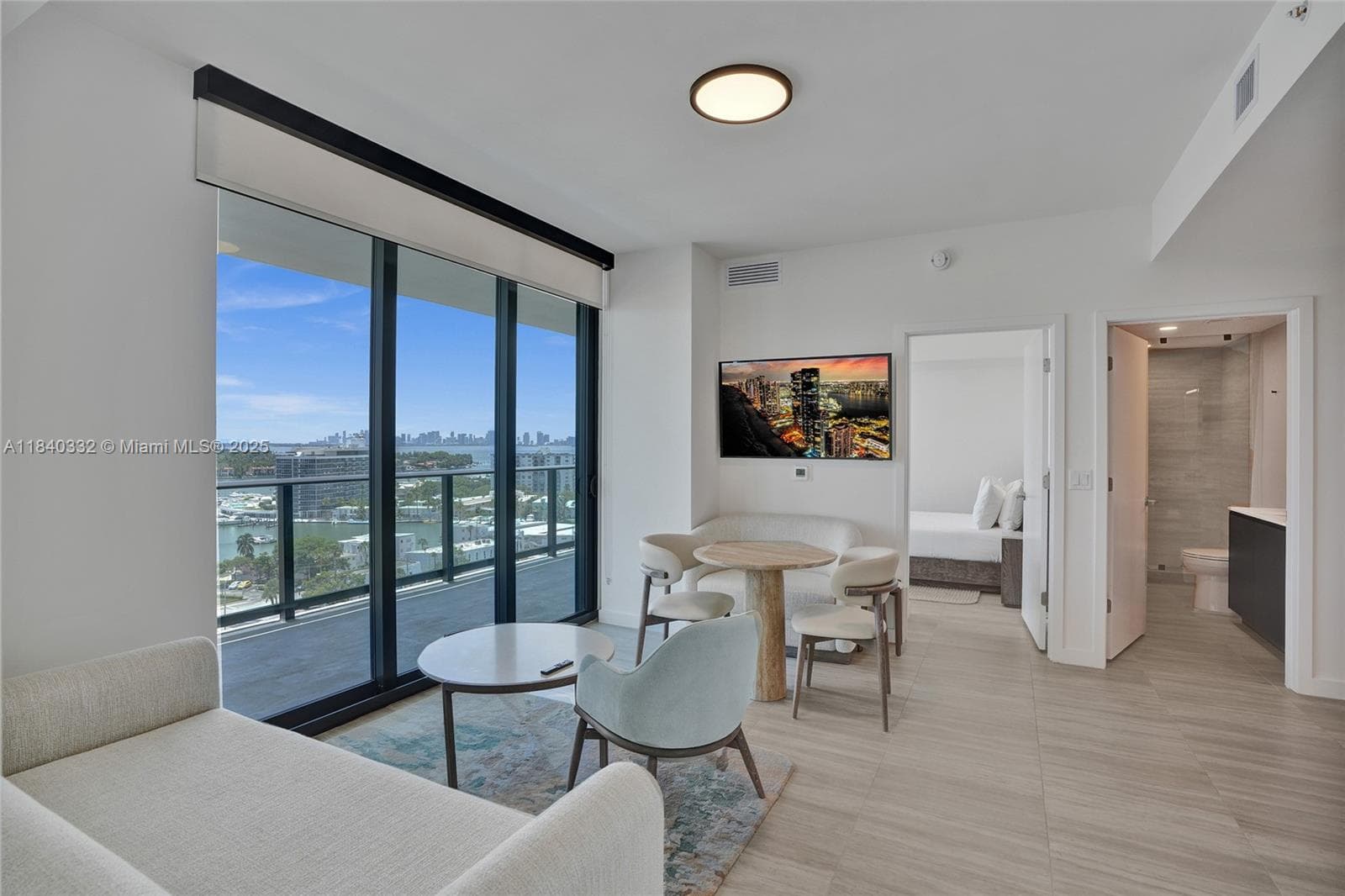 A11840332 — Miami Beach — 24