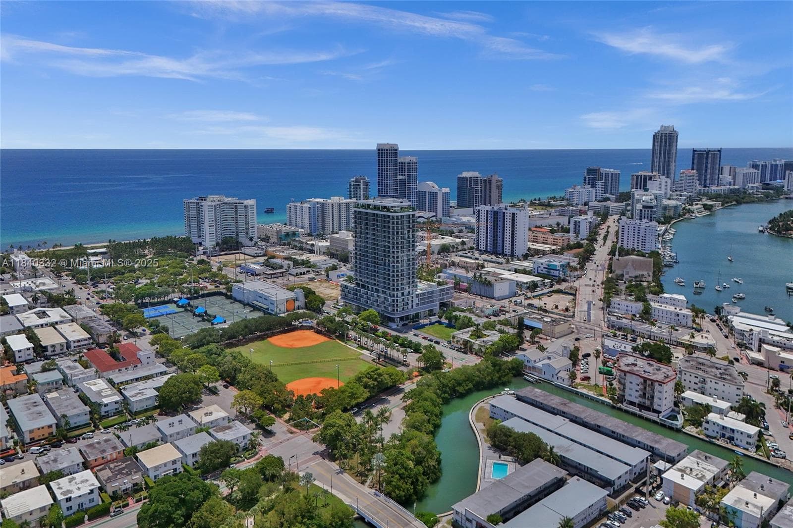 A11840332 — Miami Beach — 14