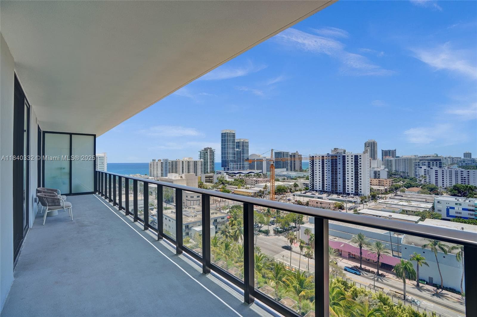 A11840332 — Miami Beach — 19