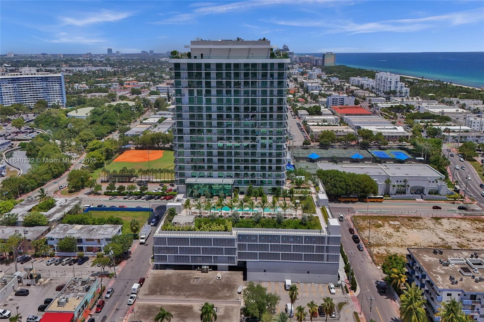 A11840332 — Miami Beach — 4