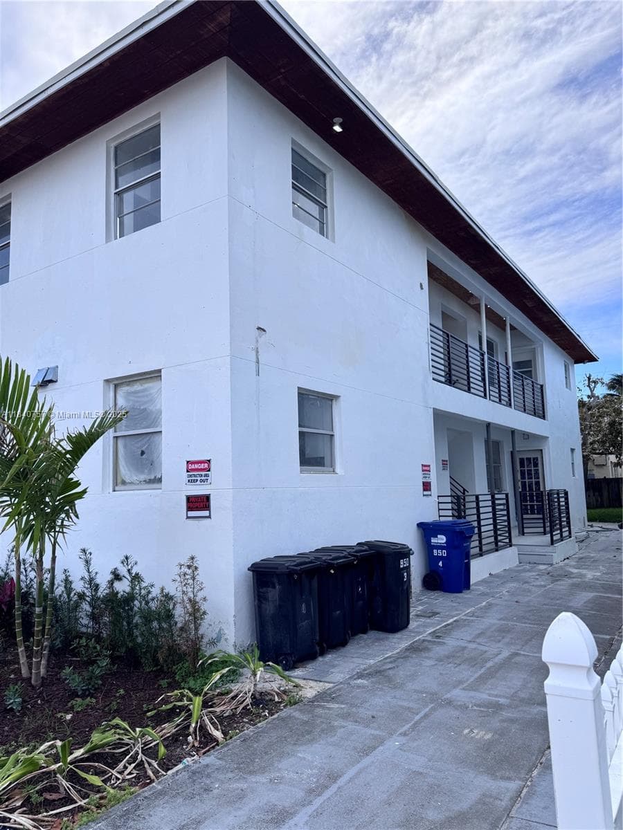 A11840757 — Miami Beach — 2