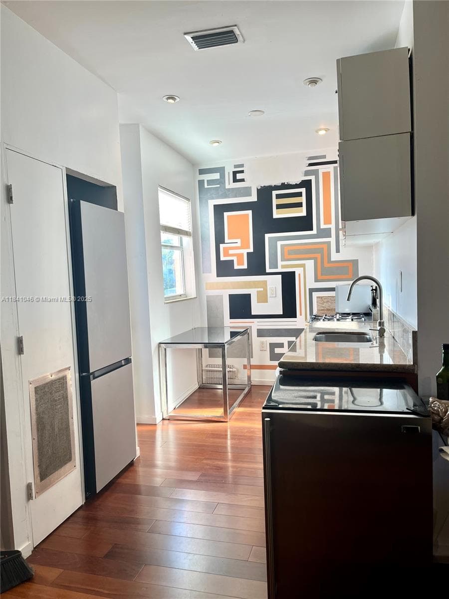A11841046 — Miami Beach — 6