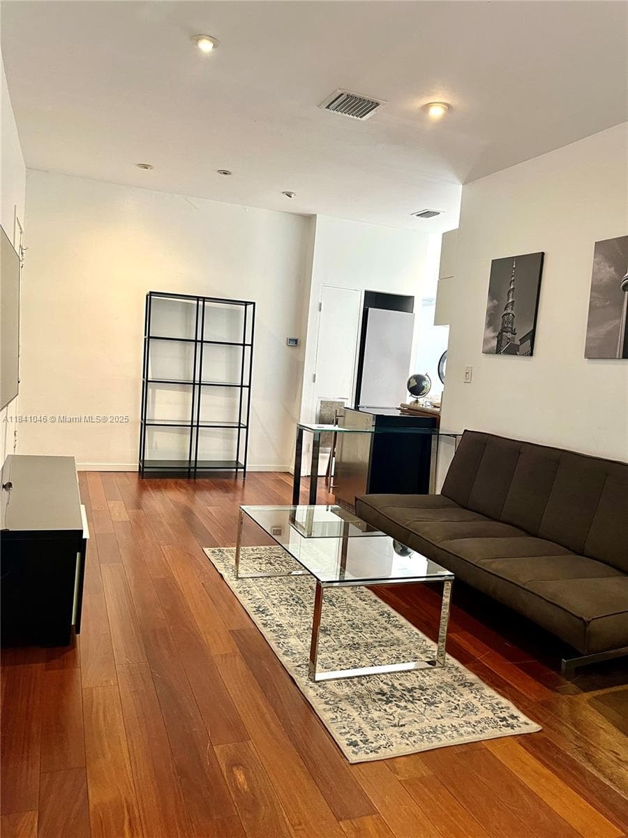A11841046 — Miami Beach — 3