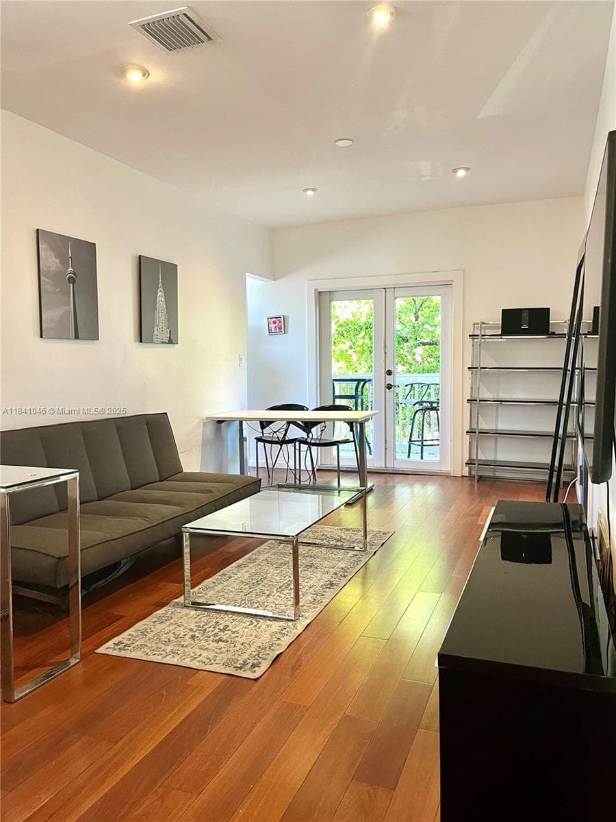 A11841046 — Miami Beach — 5