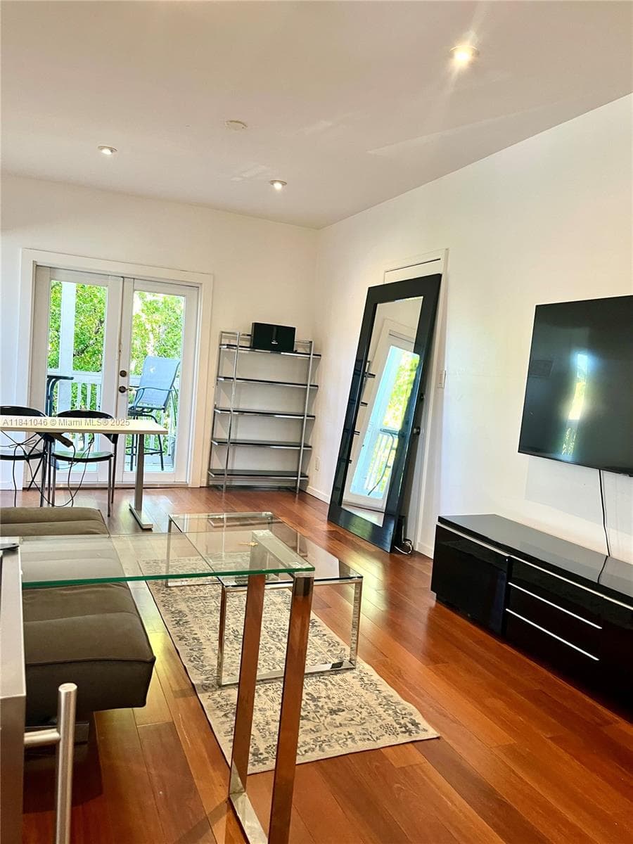 A11841046 — Miami Beach — 4