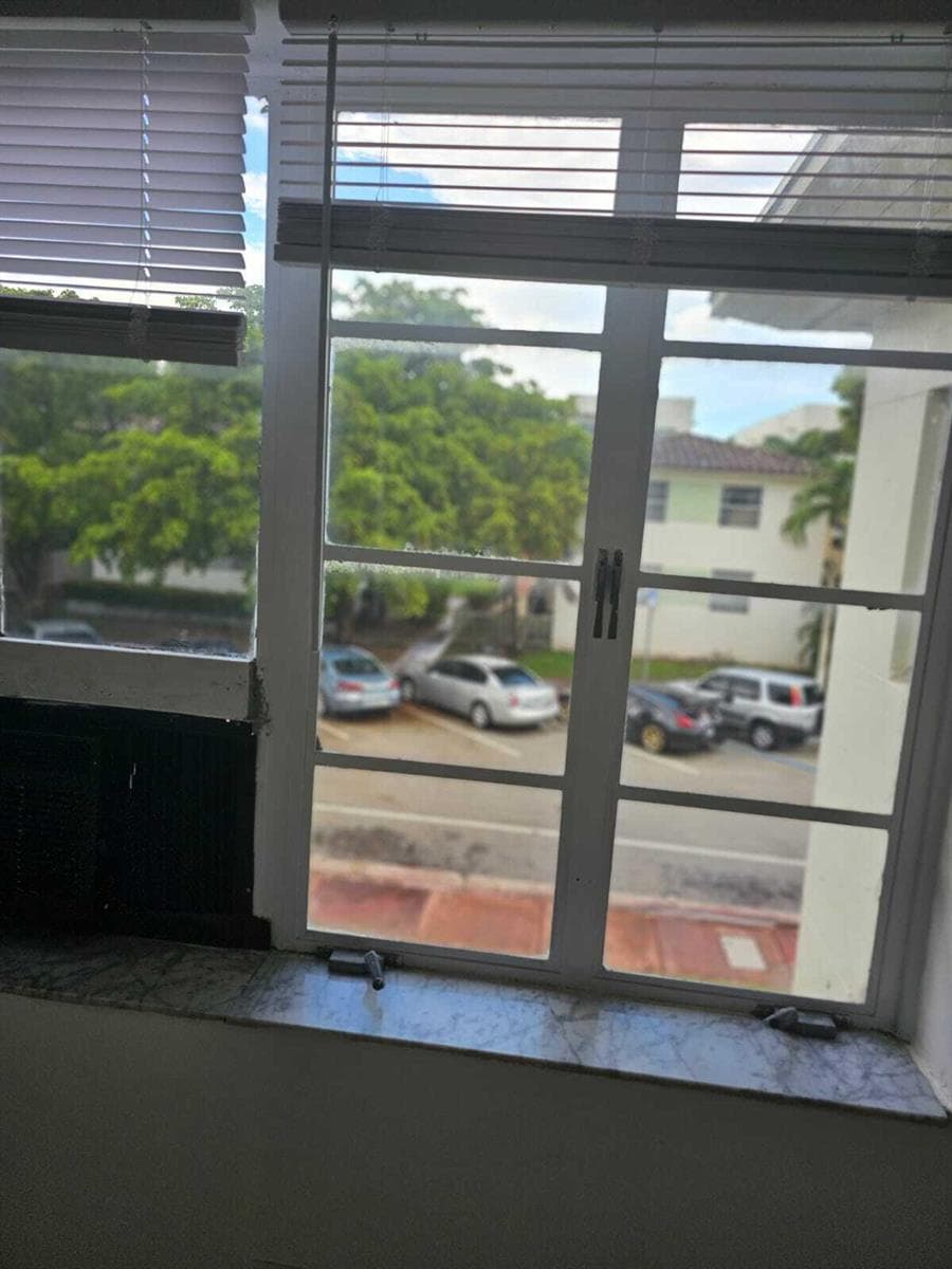 R11107862 — Miami Beach — 6